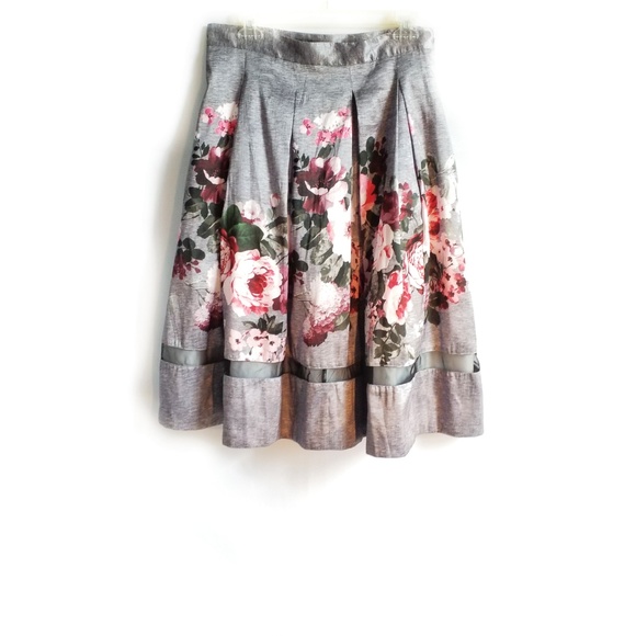 eshakti Dresses & Skirts - Eshakti grey floral border skirt L